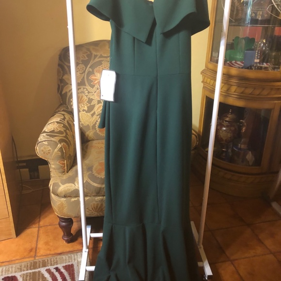 Gown - Picture 2 of 3
